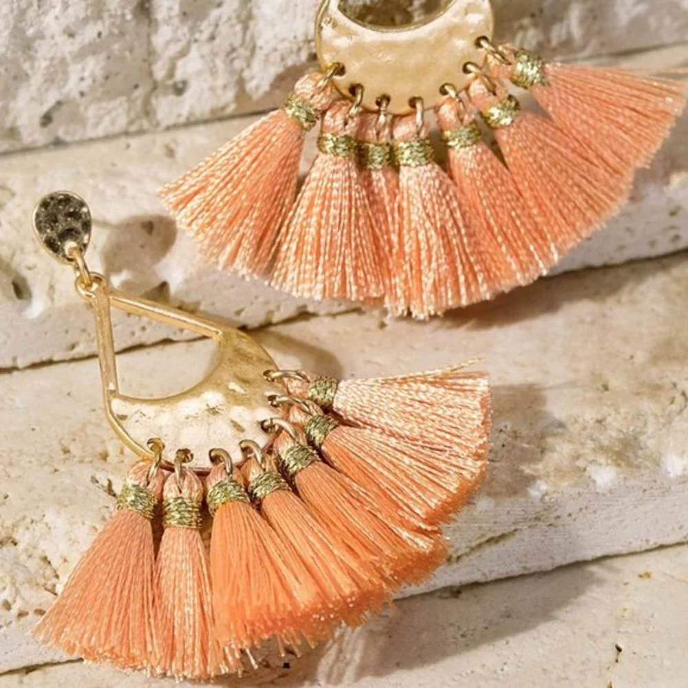 🍊PEACH🍊TASSEL HAMMERED POST EARRINGS